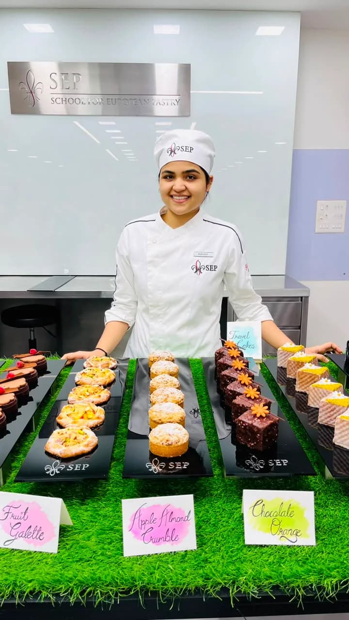 Kanika presenting her pastry showcase at the School of European Pastry, Mumbai